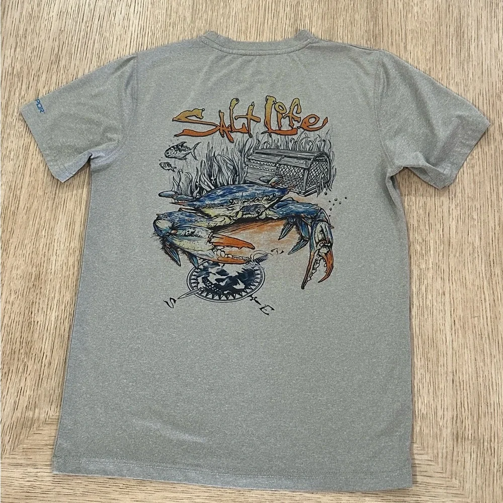 Salt Life. Boy’s Gray Tee with Colorful Crab Design